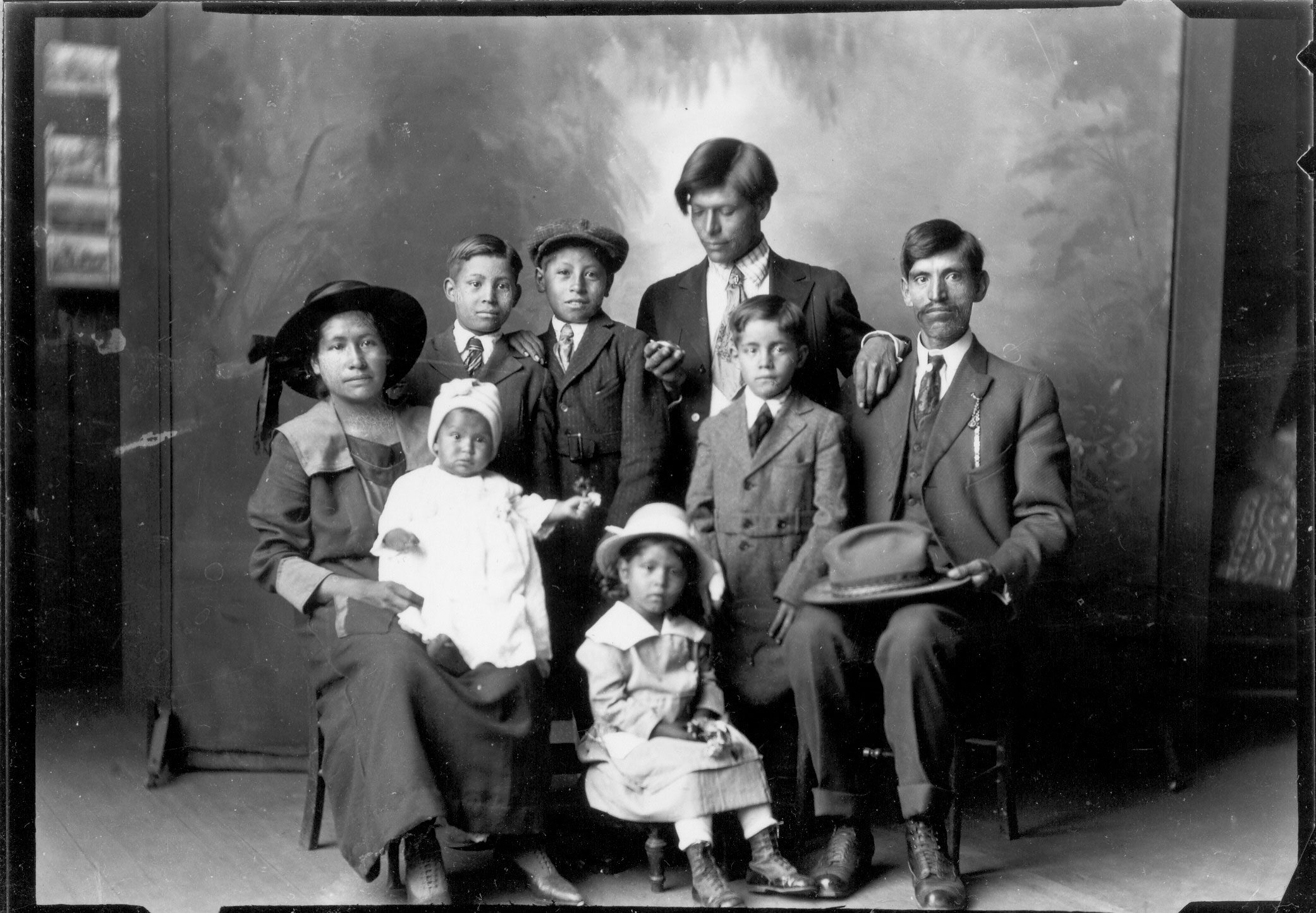 Glass plate negative unidentified family